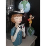 TRAVEL GIRL 6 DECO POLYRESIN ΠΟΛΥΧΡΩΜΟ 14,5x14xH33,5cm