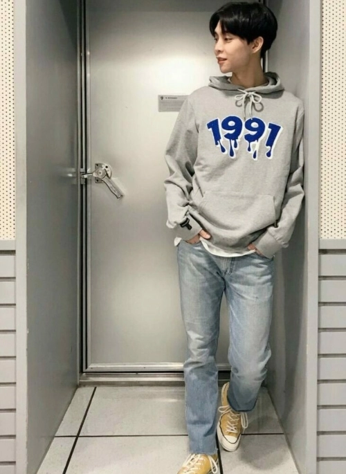 Grey 1997 Print Hoodie | Johnny – NCT