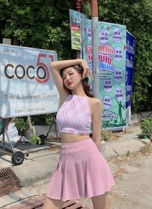 Pink Halter Patterned Crop Top | Hyuna