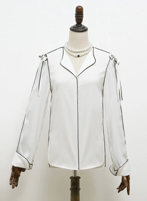 Black Outlined White Silk-Like Shirt | IU