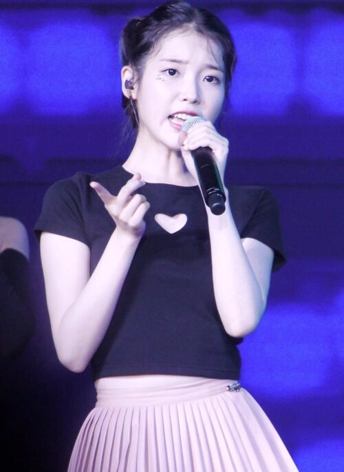 Black Heart T-Shirt | IU