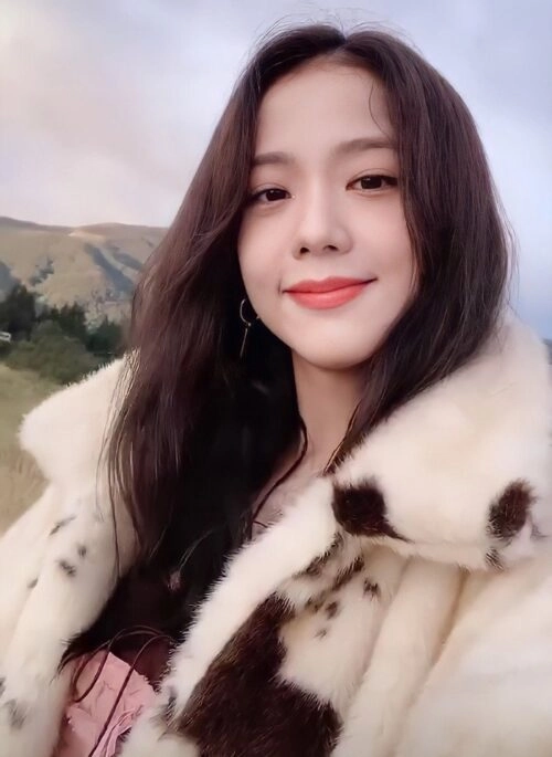 White Cow Print Fur Jacket | Jisoo -BlackPink