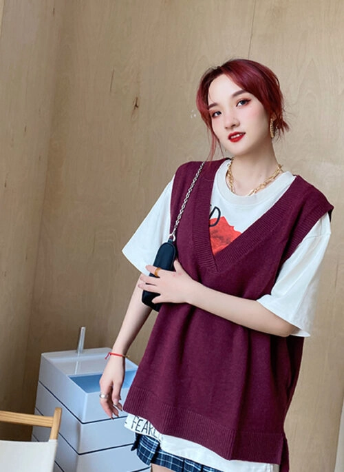 Red V-Neck Vest | IU