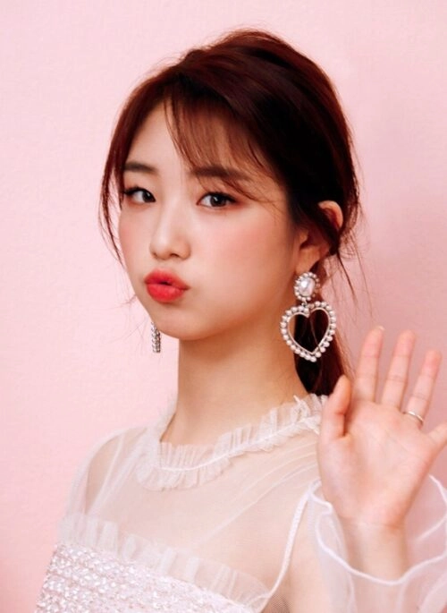 Gold Pearl Heart Earrings | Yeojin – Loona