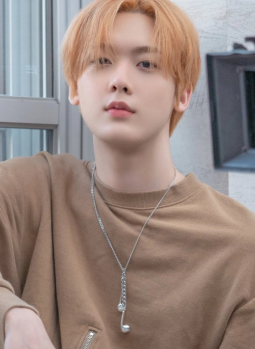 Silver Earphone Pendant Necklace | Sanha – Astro