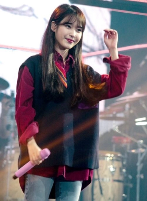 Red Shirt | IU