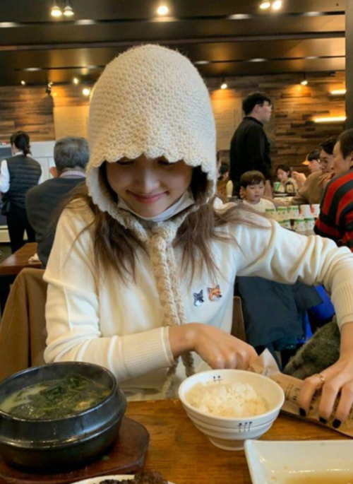 Beige Knitted Earflap Hat | Nayeon – Twice