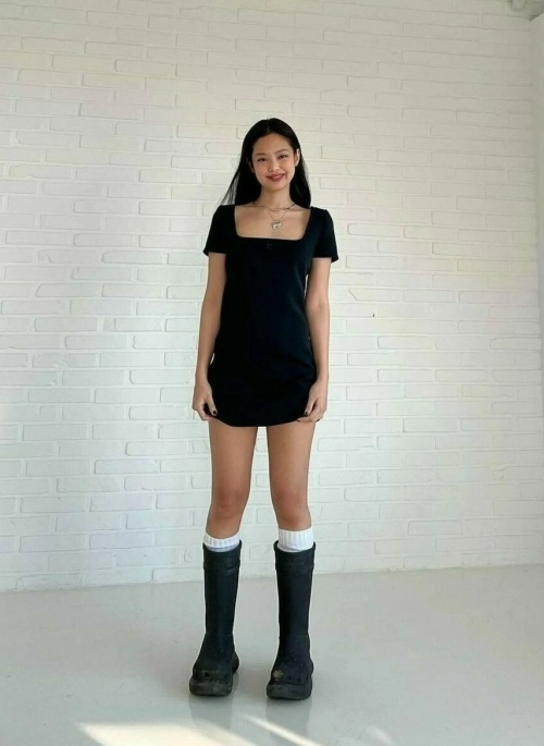 Black Square Neck Dress | Jennie – BlackPink