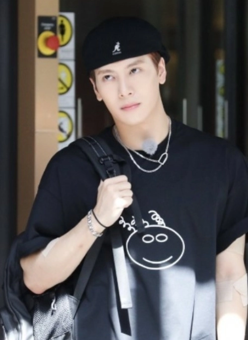 Black Doodled Face T-Shirt | Jackson – GOT7