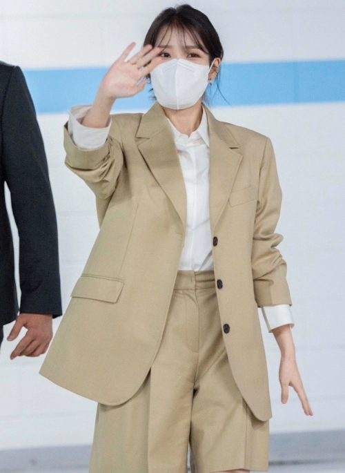 Beige Suit Jacket | IU