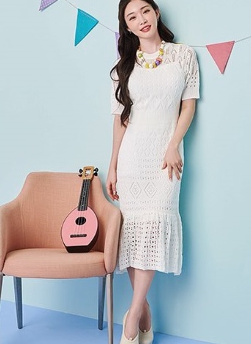 White Hollow Fishtail Dress | Chung Ha