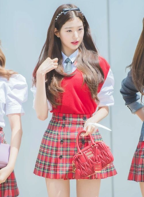 Red Side Pleat Plaid Mini Skirt | Wonyoung – IVE