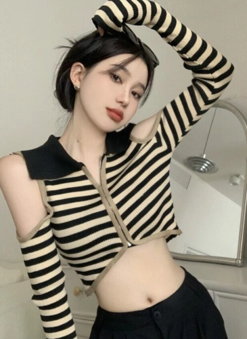 Creamy White Striped Arm Cut-Out Crop Top | Chaeryeong – ITZY