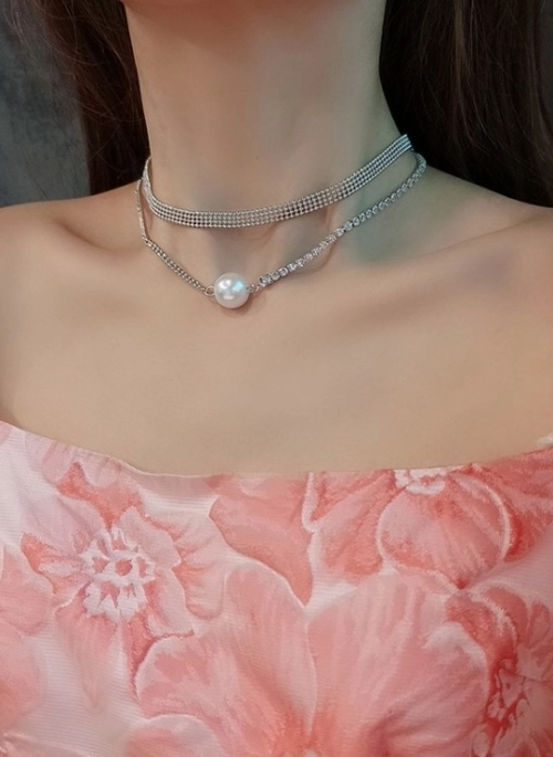 Silver Crystal Embezzled Pearl Layered Necklace | Shin Ha Ri – Business Proposal