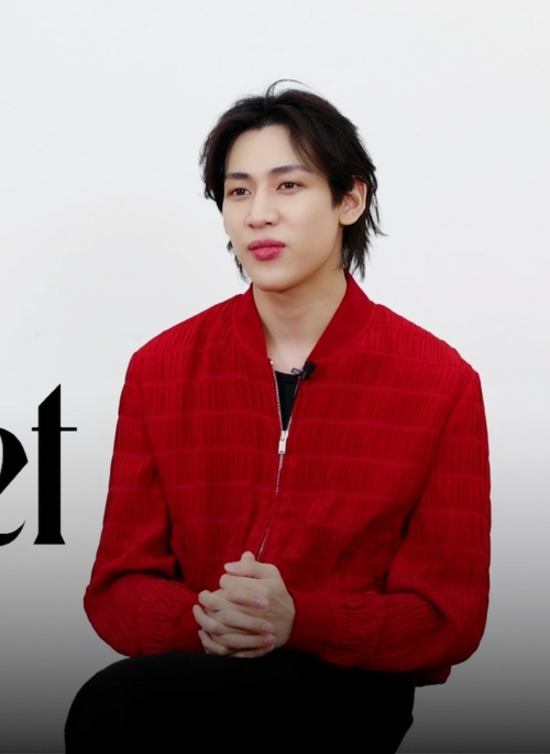 Red Wrinkled Stripe Jacket | BamBam – GOT7