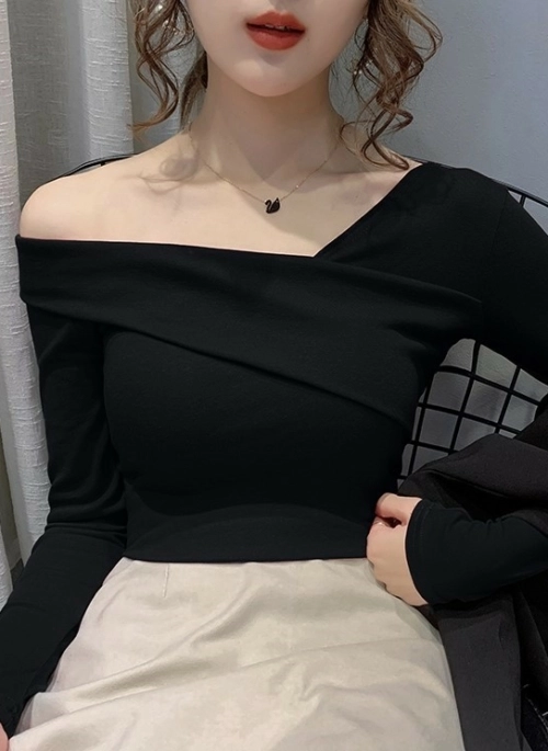 Black Asymmetrical Off-Shoulder Top | IU