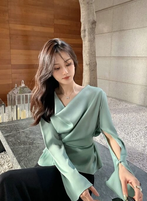 Green Cowl Neckline Blouse | Ko Hae Su – Pandora: Beneath The Paradise