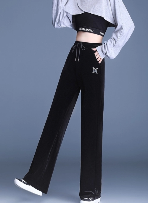 Black Velvet Pants | Joo Seok Kyung – Penthouse