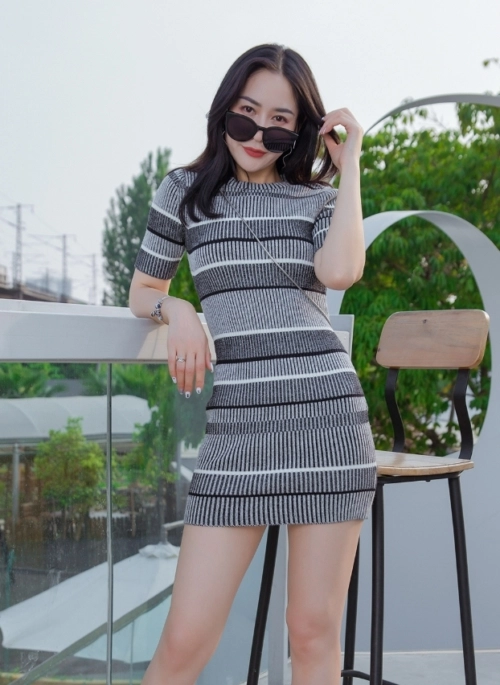 Grey Striped Knitted Dress | Rose – Blackpink