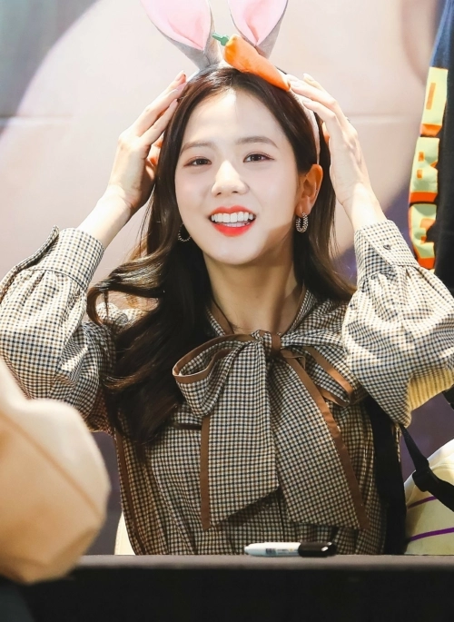 Brown Plaid Bow-Tie Blouse | Jisoo – BlackPink