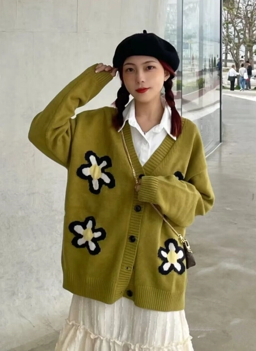 Green Cartoonish Flower Cardigan | Heeseung – Enhypen