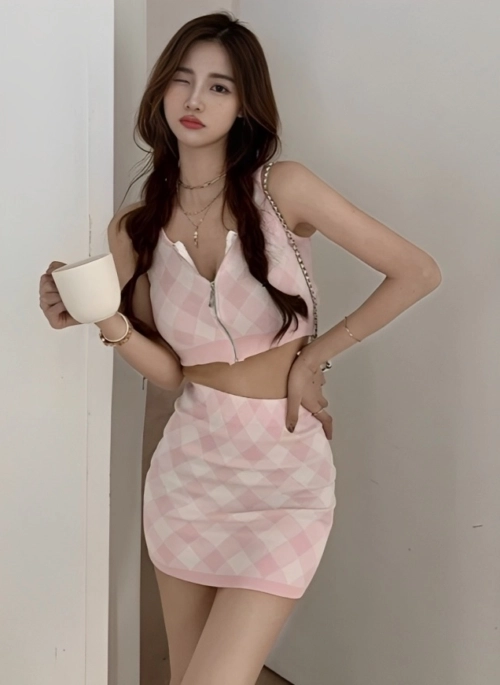 Pink Plaid Cropped Sleeveless Top And Skirt Set | Dahyun – Twice