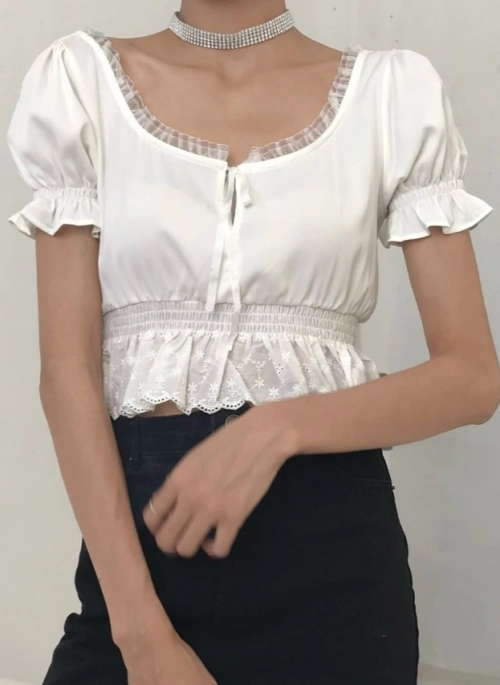 White Ruffled Lace Cropped Top | Hyuna