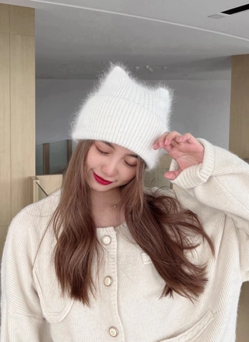 White Mohair Cat Ears Beanie | Gaeul – IVE