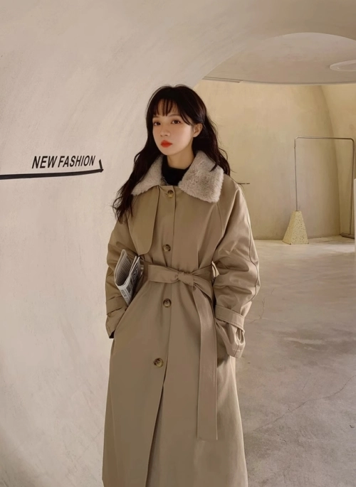 Beige Fur Collar Trench Coat | Lisa – BlackPink