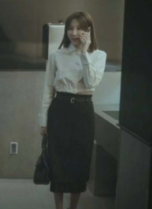 White Gartered Waist Crop Shirt | Kim Sa Ra – Queen Of Divorce