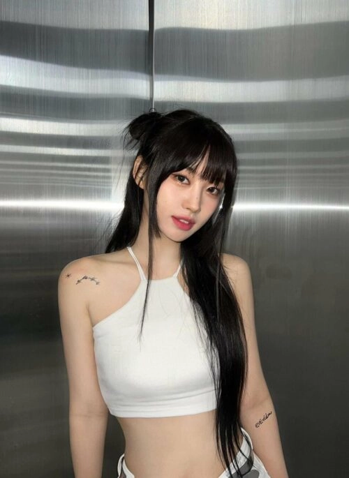 White Halter Crop Top | Sihyeon – Everglow