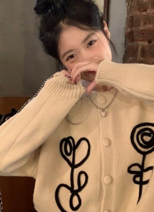 Beige Abstract Heart Flower Cardigan | Go Eun Ha – My Sweet Mobster