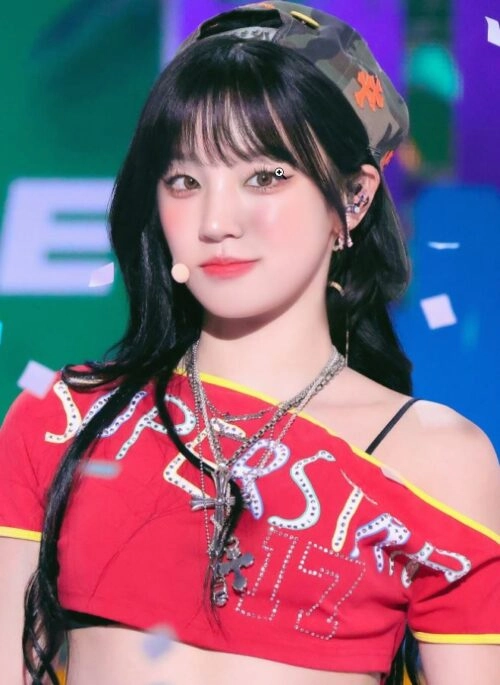 Red Superstar One Shoulder Top | Yuqi – (G)I-DLE