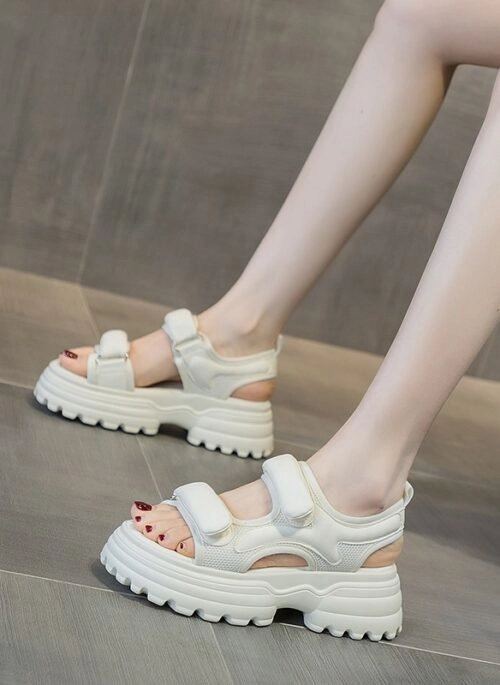 White Chunky Platform Sandals | Jisoo – BlackPink