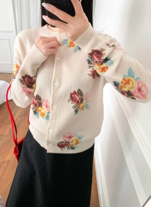 Beige Floral Knit Cardigan | Somi