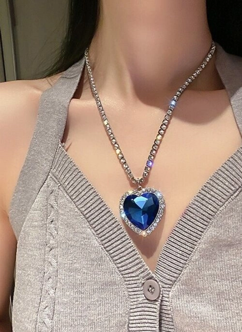 Blue Big Heart Rhinestone Necklace | Rei – IVE