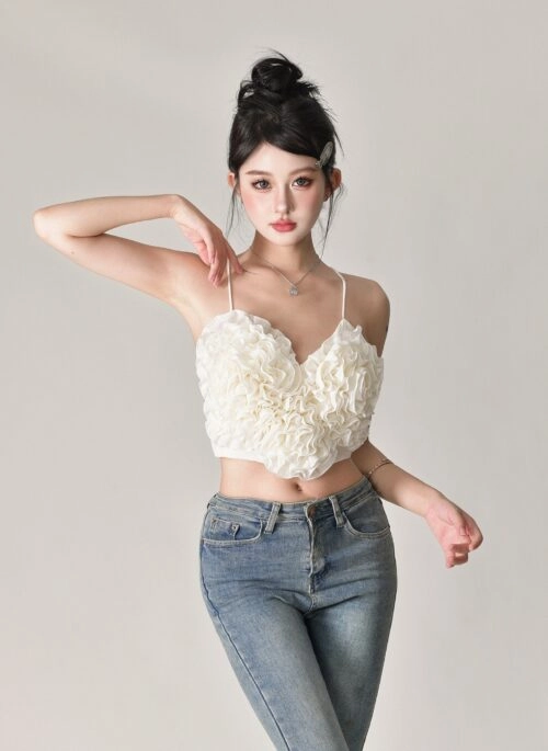 White Heart Shape Ruffled Crop Top | Eunchae – Le Sserafim