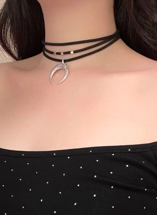 Silver Crescent Multi-Layer Choker Necklace | Hyunjin – Stray Kids