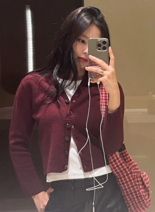 Red V-Neck Crop Cardigan | Jennie – BlackPink