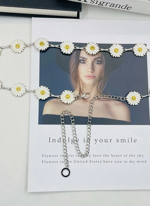 Silver Daisy Accents Waist Chain | Sieun – STAYC