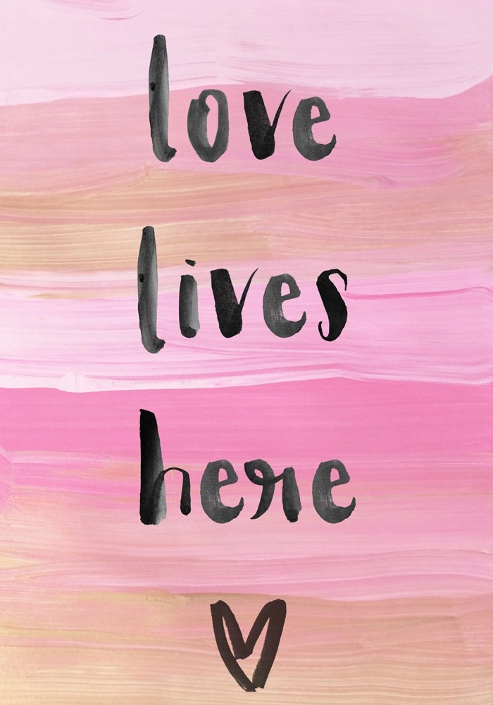 Πινακας σε καμβά LOVE LIVES HERE