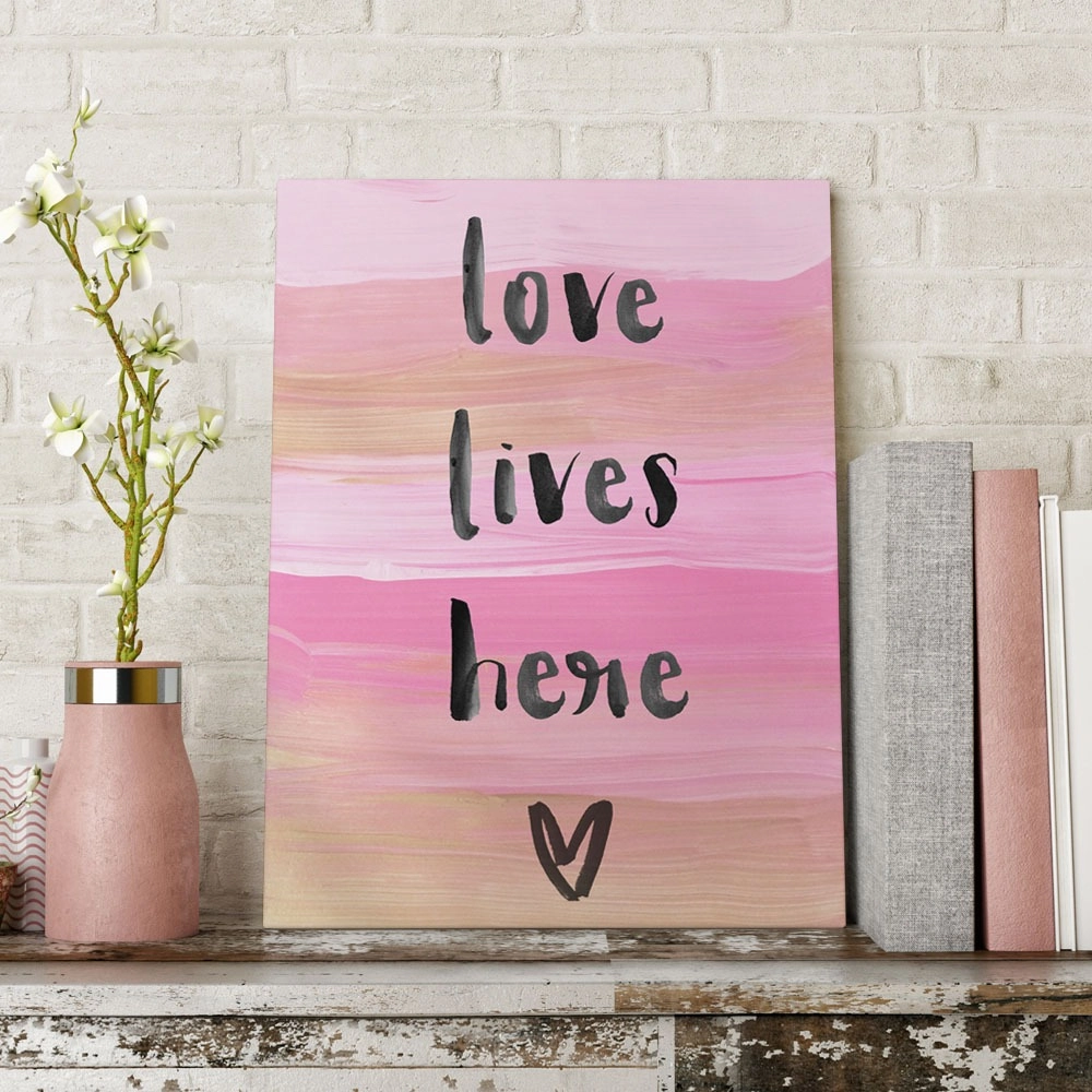 Πινακας σε καμβά LOVE LIVES HERE