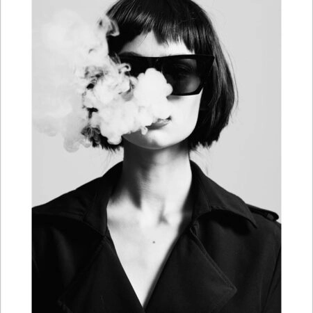 Πόστερ PORTRAIT OF WOMAN SMOKING - Πορτραιτα - Φιγουρες Sticky 2