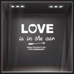 Αυτοκoλλητο Βιτρίνας LOVE IN THE AIR ARROW