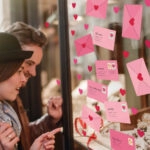 Αυτοκoλλητο Βιτρίνας LOVE LETTERS AND HEARTS