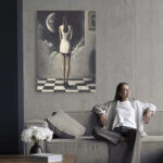 Πινακας σε καμβά WOMAN STARING AT THE MOON RETRO DREAMSCAPE