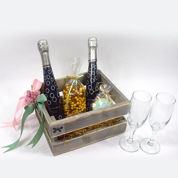 Bisquit & Sparkles Gift Basket