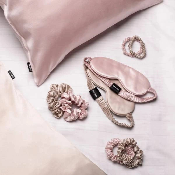 Notino. Silk Collection Sleeping mask & Scrunchies Set σετ δώρου