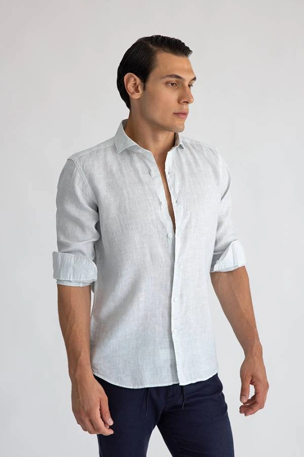 Premium λινό πουκάμισο 100 % Super Fine Linen σε γκρι ανοιχτό, δροσερό και modern fit. Φόρεσέ το σε καλοκαιρινό γάμο με chinos ή κοστούμι
