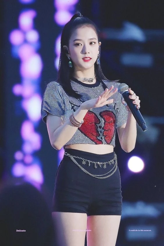 QOI: BlackPink “Forever Young” Lotte Family Festival | Jisoo